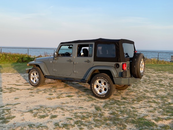 Used-2014-Jeep-Wrangler-Unlimited-Sahara