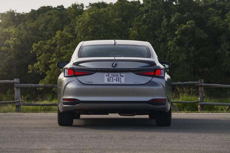 New-2024-Lexus-ES