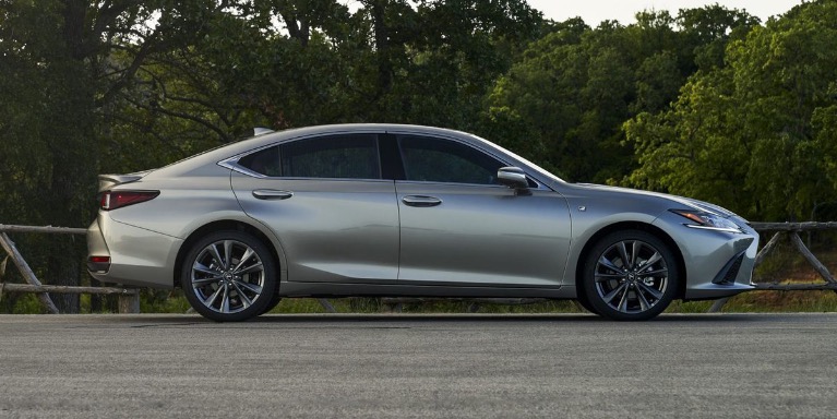 New-2024-Lexus-ES