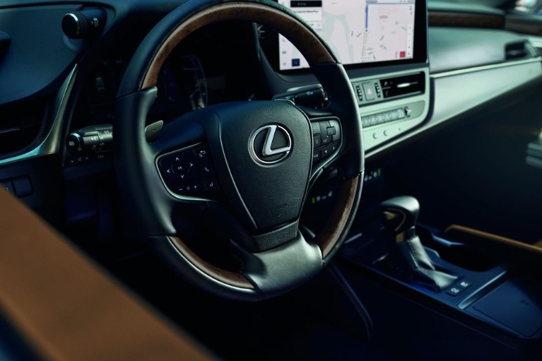 New-2024-Lexus-ES