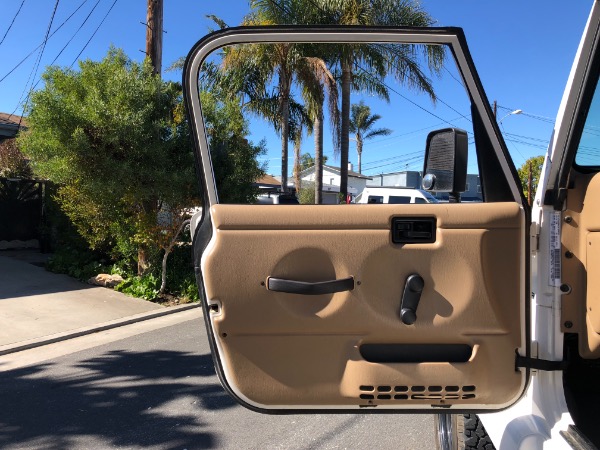 Used-2000-Jeep-Wrangler-Sahara