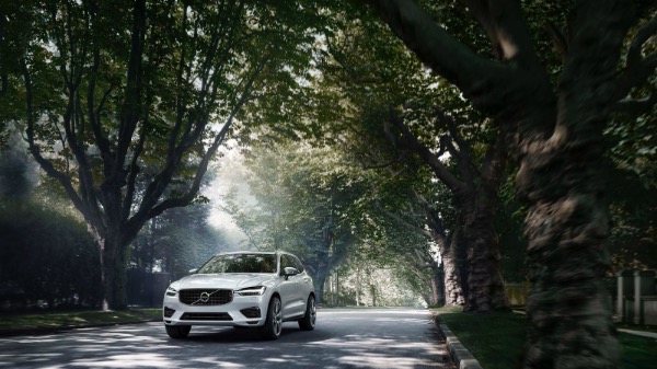 New-2021-Volvo-XC60-T5-AWD-Momentum