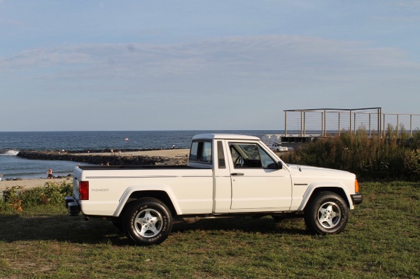 Used-1991-Jeep-Comanche-Pioneer