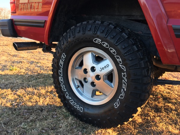 Used-1989-Jeep-Comanche-Pioneer