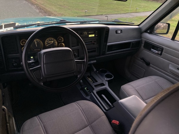 Used-1996-Jeep-Cherokee-SE