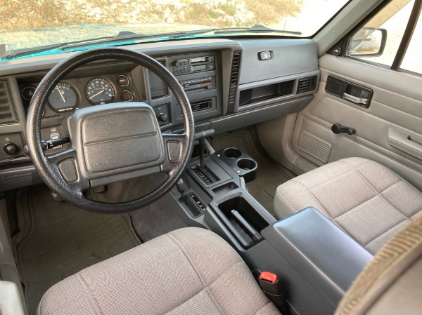 Used-1996-Jeep-Cherokee-SE