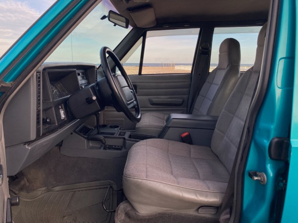 Used-1996-Jeep-Cherokee-SE