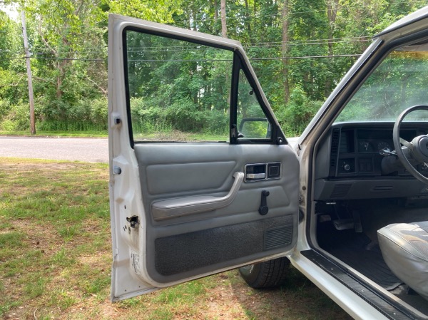 Used-1991-Jeep-Comanche-Pioneer