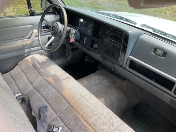 Used-1991-Jeep-Comanche-Pioneer