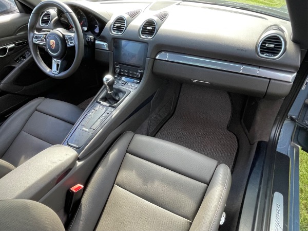 Used-2017-Porsche-718-Cayman