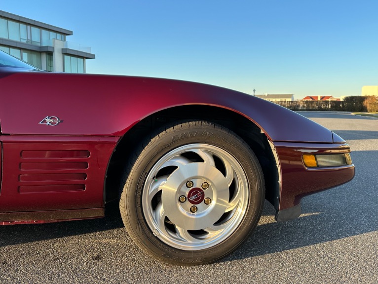 Used-1993-Chevrolet-Corvette-40th-Anniversary-Convertible-C4