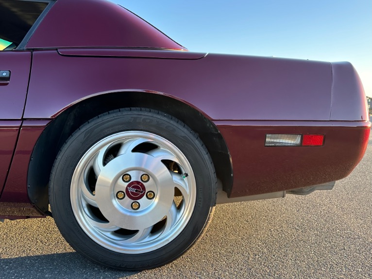 Used-1993-Chevrolet-Corvette-40th-Anniversary-Convertible-C4