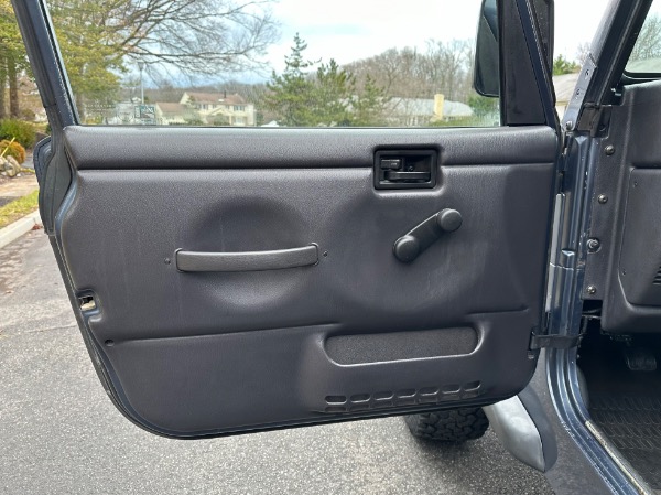 Used-2002-Jeep-Wrangler-SE