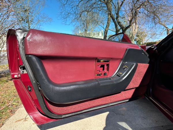 Used-1993-Chevrolet-Corvette-40th-Anniversary-Edition