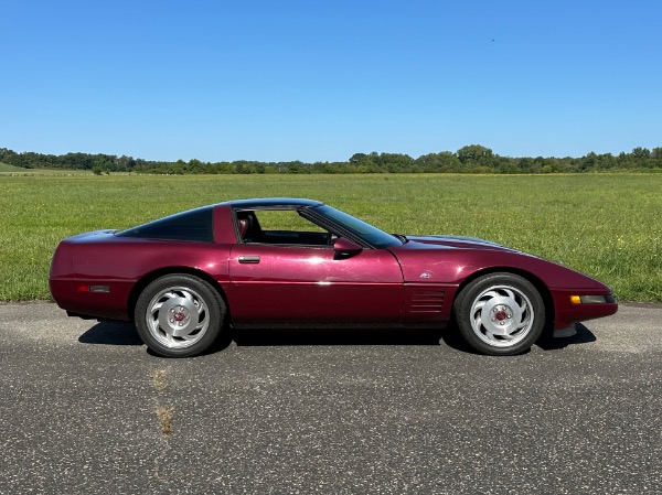 Used-1993-Chevrolet-Corvette-40th-Anniversary-Edition