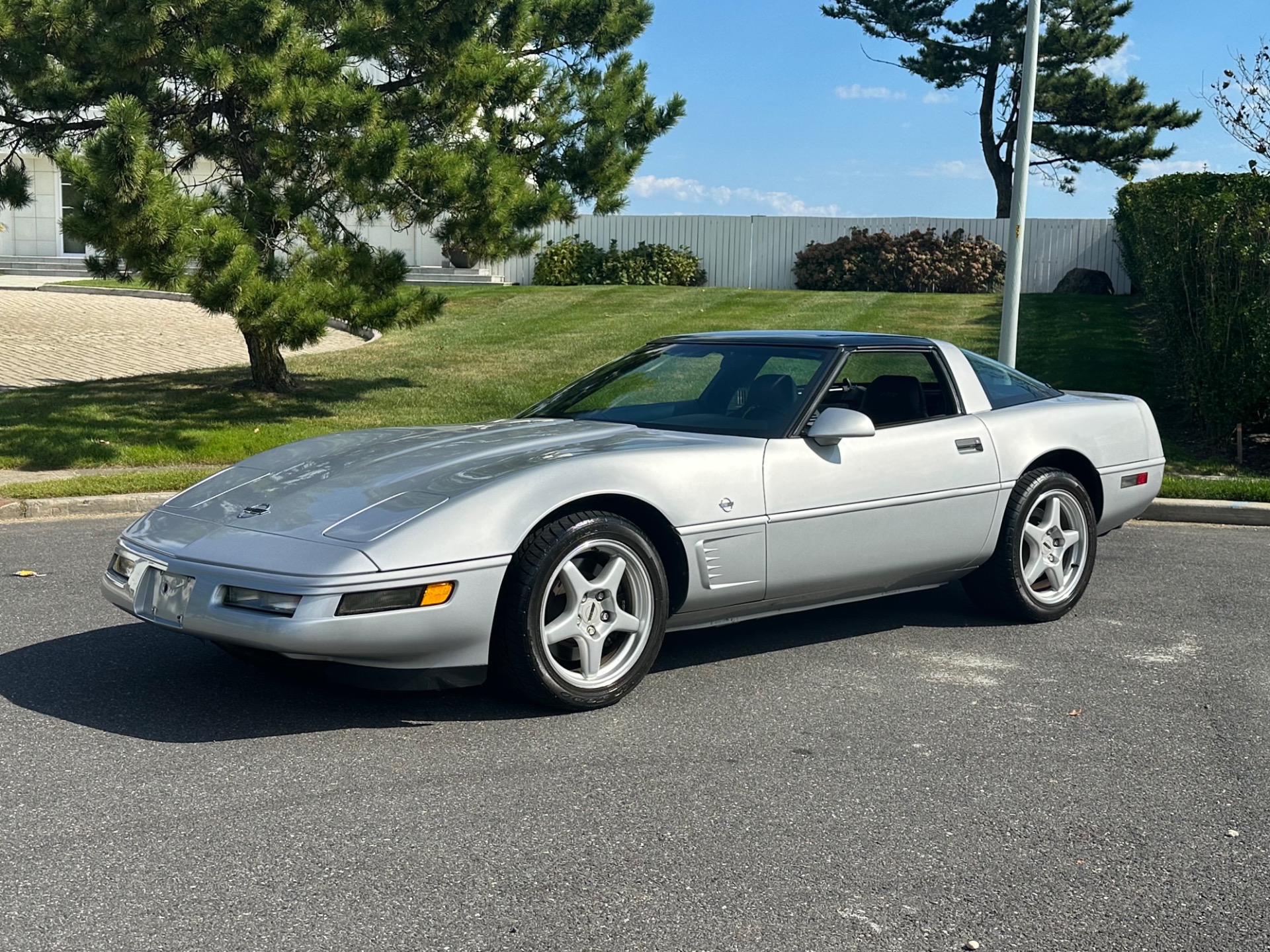 Used-1996-Chevrolet-Corvette-Collectors-Edition-C4