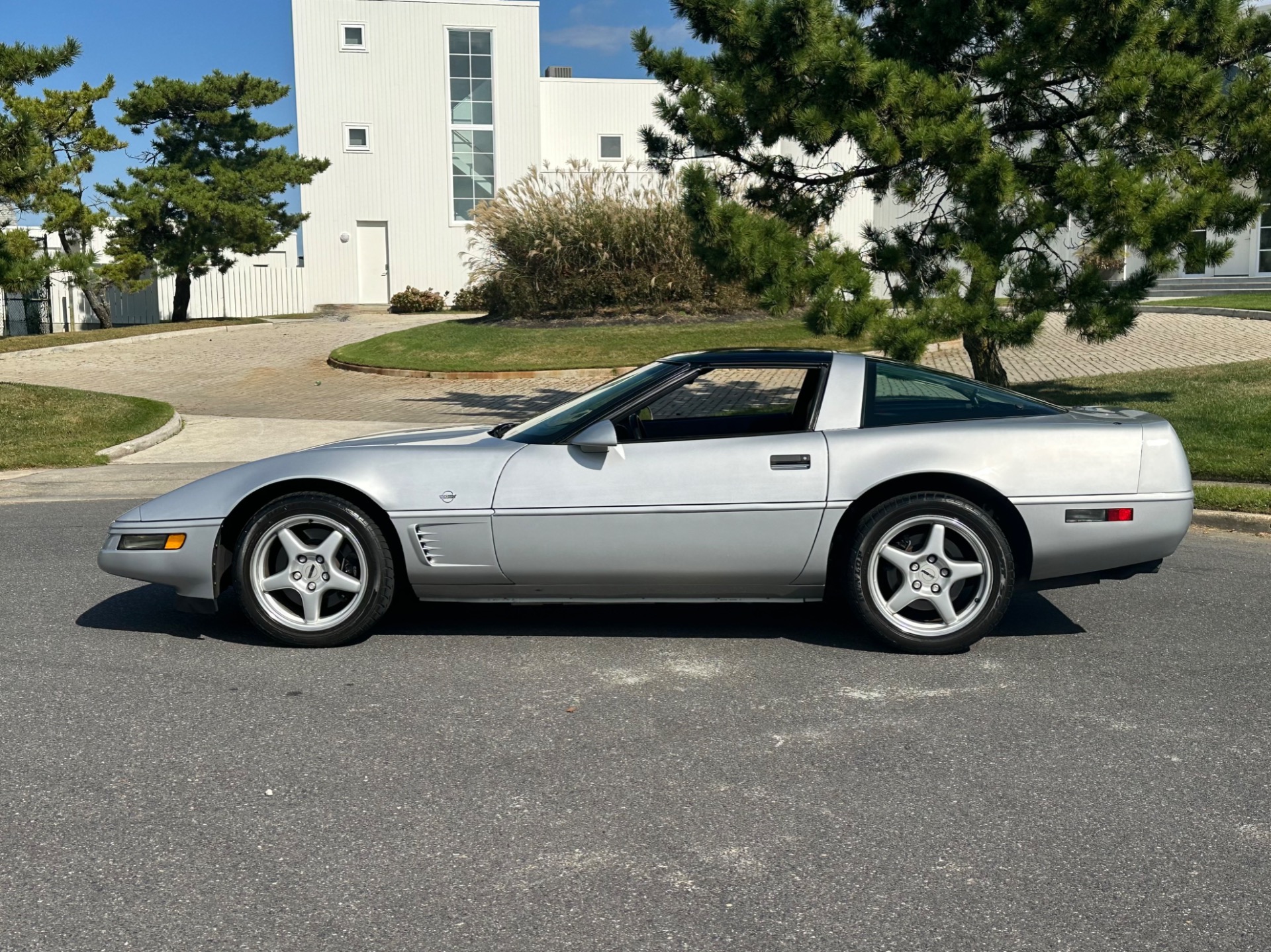 Used-1996-Chevrolet-Corvette-Collectors-Edition-C4