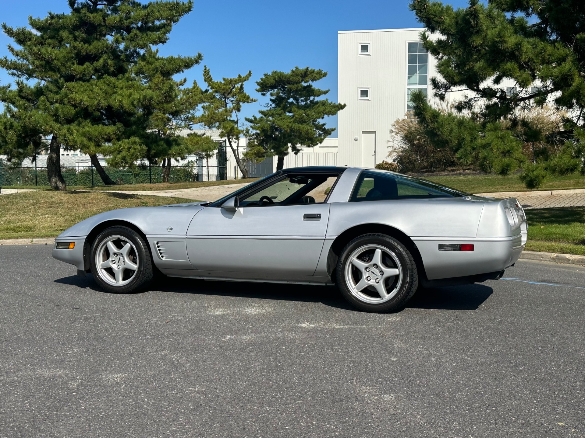 Used-1996-Chevrolet-Corvette-Collectors-Edition-C4
