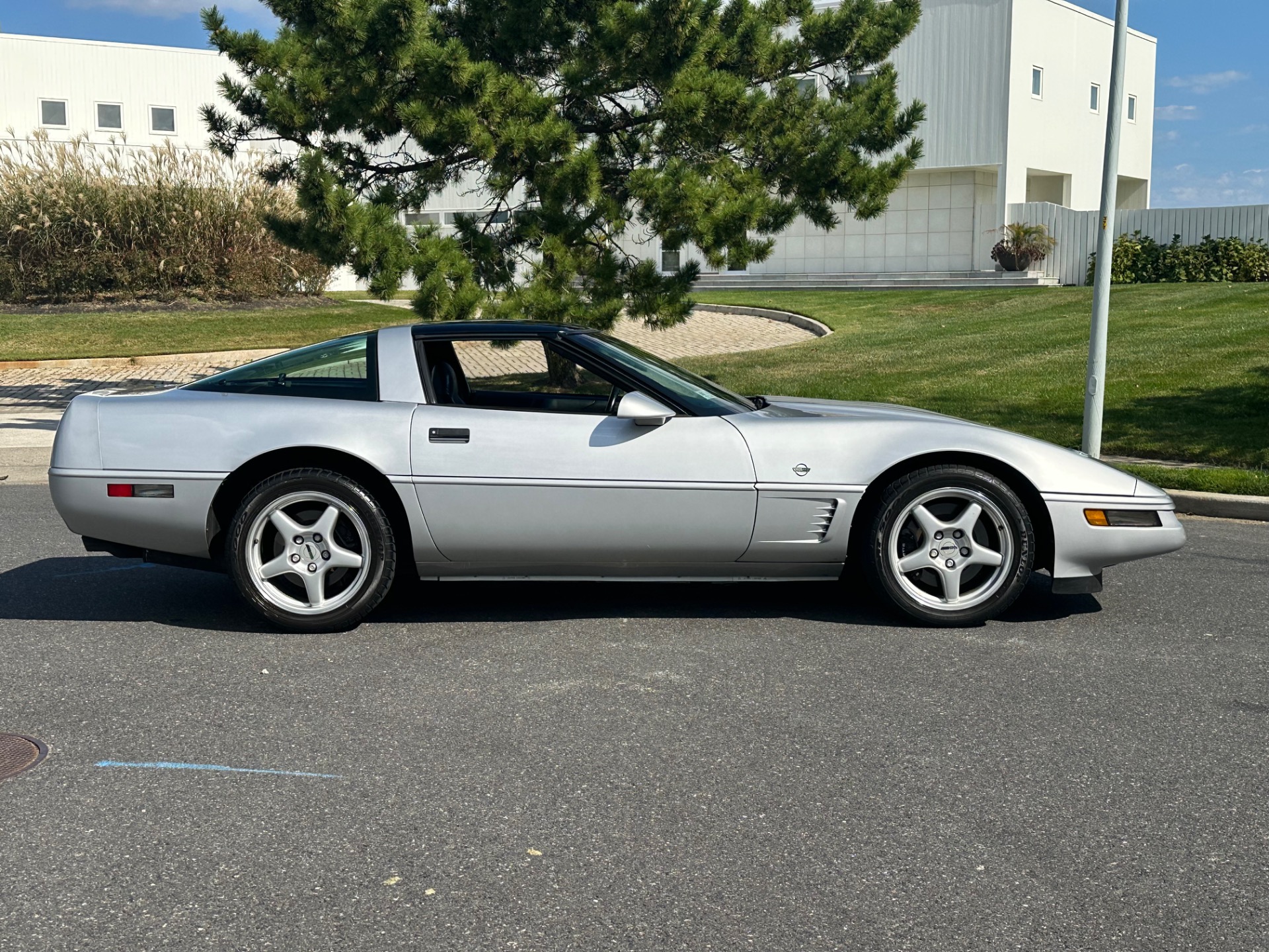 Used-1996-Chevrolet-Corvette-Collectors-Edition-C4