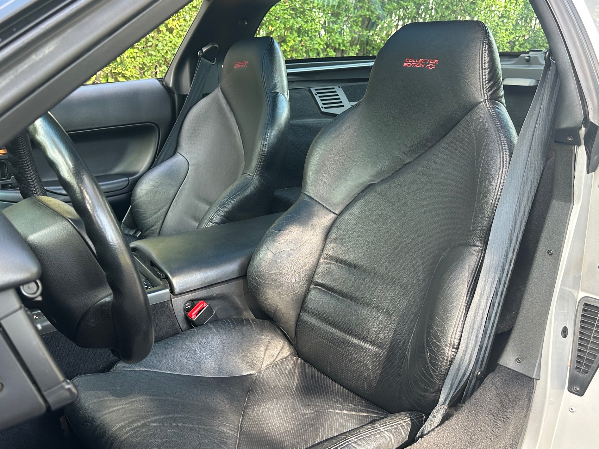 Used-1996-Chevrolet-Corvette-Collectors-Edition-C4