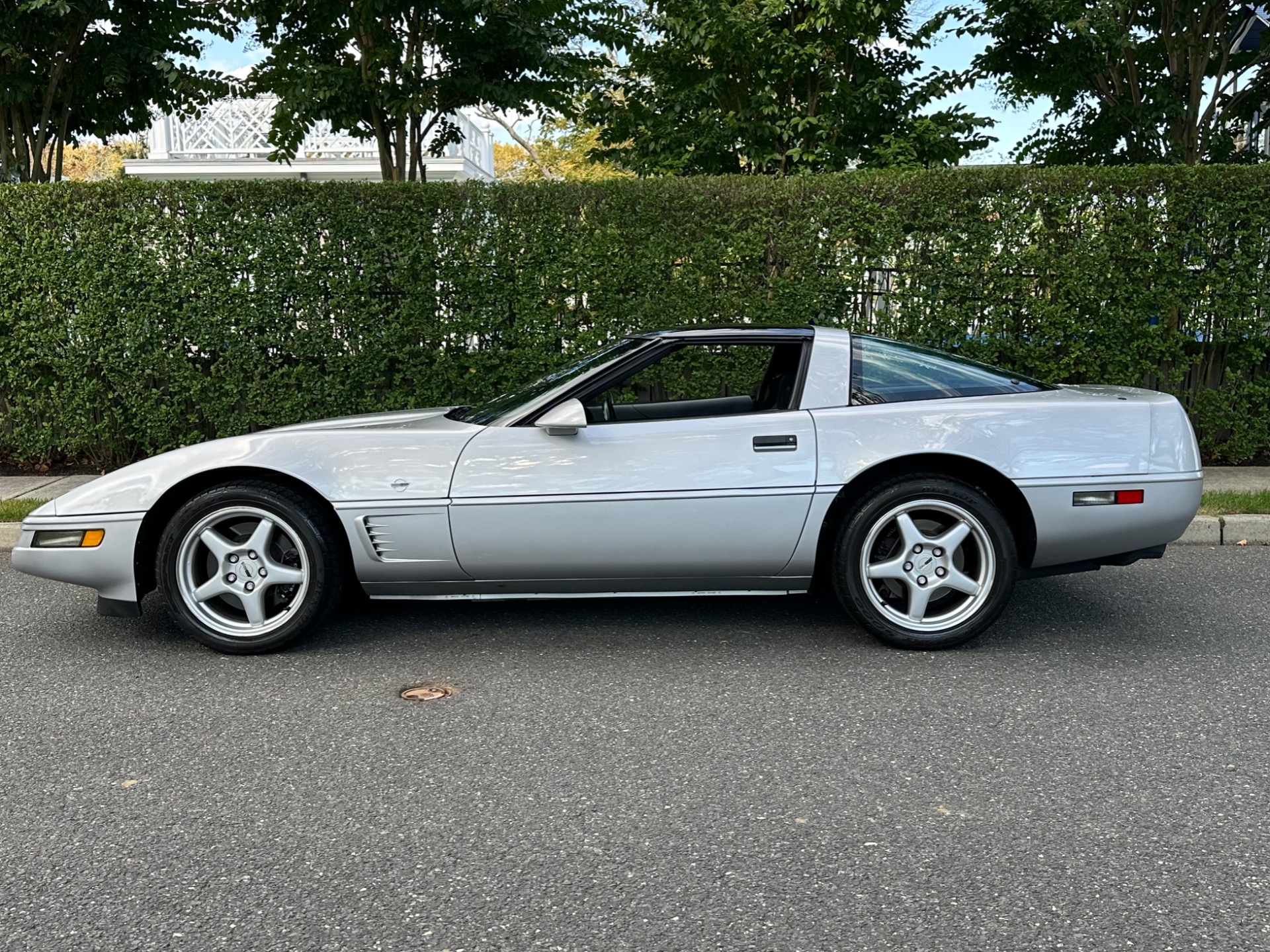 Used-1996-Chevrolet-Corvette-Collectors-Edition-C4