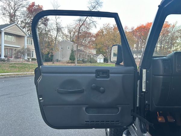 Used-2005-Jeep-Wrangler-Unlimited-Rubicon-6-Speed-LJ