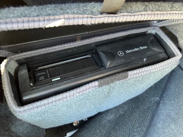 Used-1995-Mercedes-Benz-E320-Convertible-A124