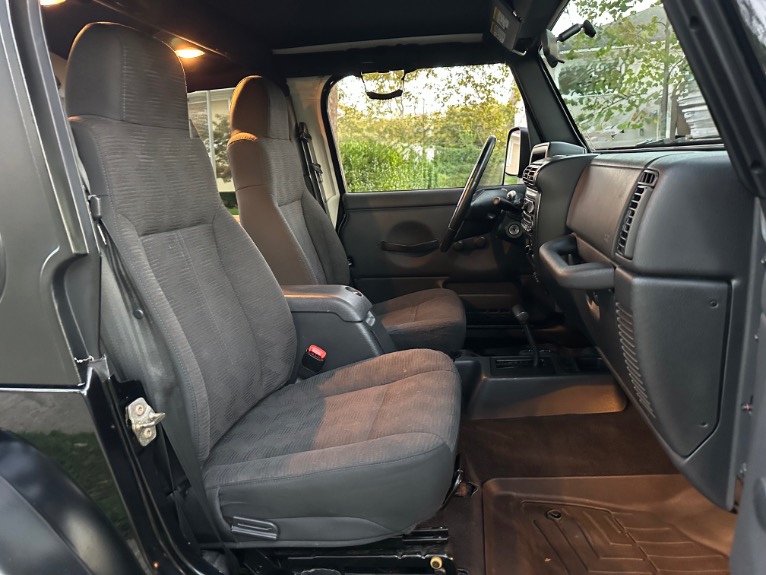 Used-2004-Jeep-Wrangler-Rubicon-TJ