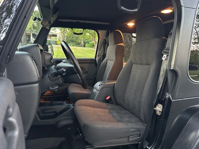 Used-2004-Jeep-Wrangler-Rubicon-TJ