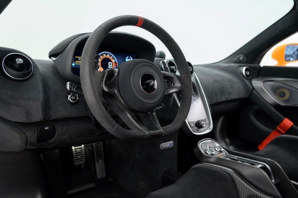 Used-2020-McLaren-620R